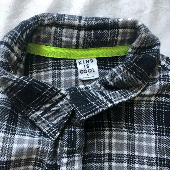 3/$13🌵Girl’s flannel shirt - Picture 2 of 4